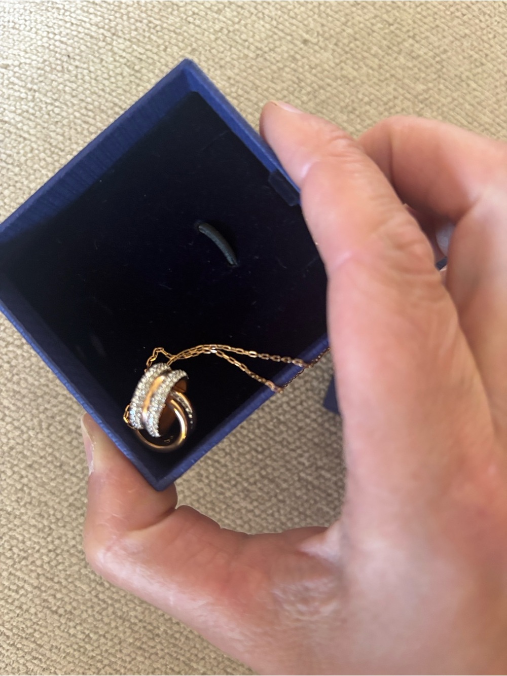 Swarovski Rose Gold Crystal Interlocking Ring Pendant Necklace - Picture 3 of 5